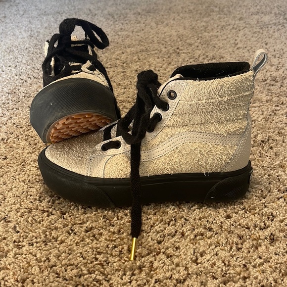 Vans black and white Womens high tops - size 6 - Picture 1 of 6